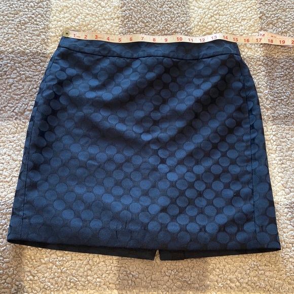 Banana Republic Factory navy dot skirt size 4P - Picture 2 of 6